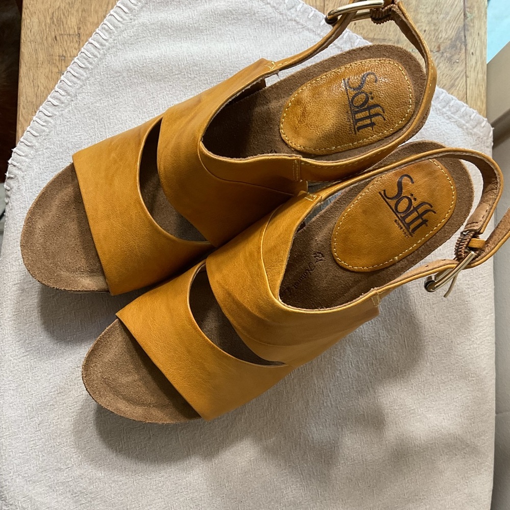 Sofft Corrina Sandals with Chunky Embroidered Platform and Slingback Design